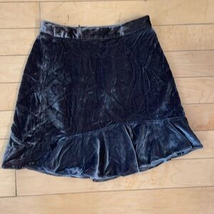 Madewell velvet gray mini skirt perfect for the holiday season!